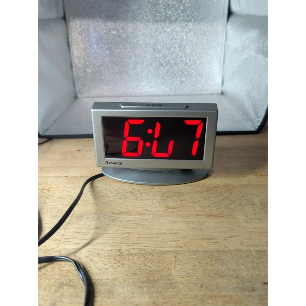 Advance‎ Model 3112 Powered Red LED Clear Digital Alarm Clock Works
